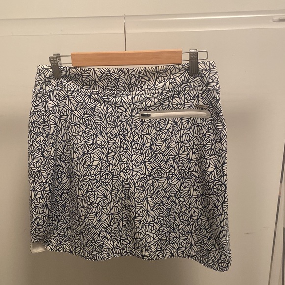 NWOT Sunice Golf Skort - Picture 2 of 4